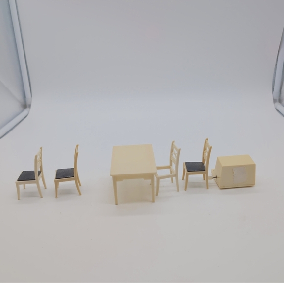 Renwal Table Set with Chairs Bonus Computer Dollhouse Furniture - Picture 3 of 5